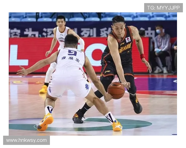 南京篮球队在杯赛中的强势表现与战术分析